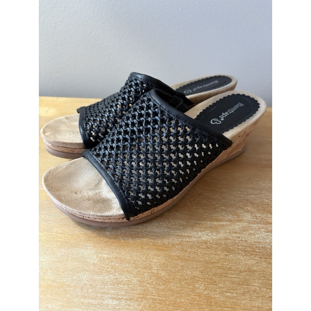 Baretraps Women's Flossey Wedge Sandal Black Slip On Size 6.5M